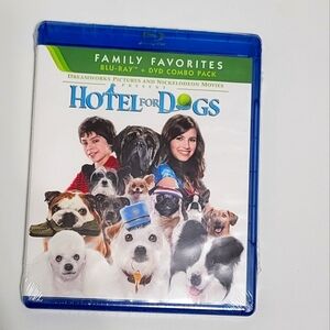 Hotel for Dogs Blu-ray + DVD Combo Pack